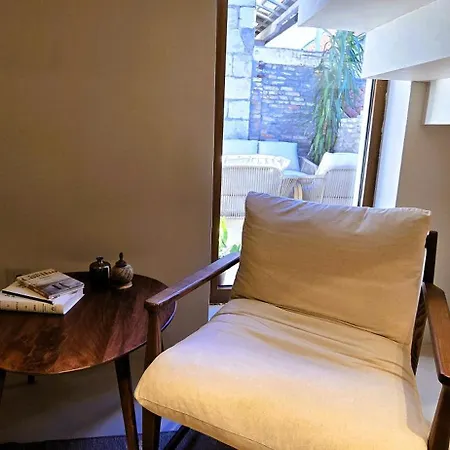 C A S A B E A S T 4*