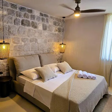 C A S A B E A S T سبليت