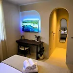Bed & Breakfast C A S A B E A S T 4*