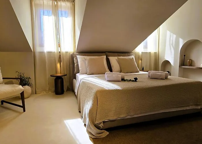 C A S A B E A S T Bed & Breakfast
